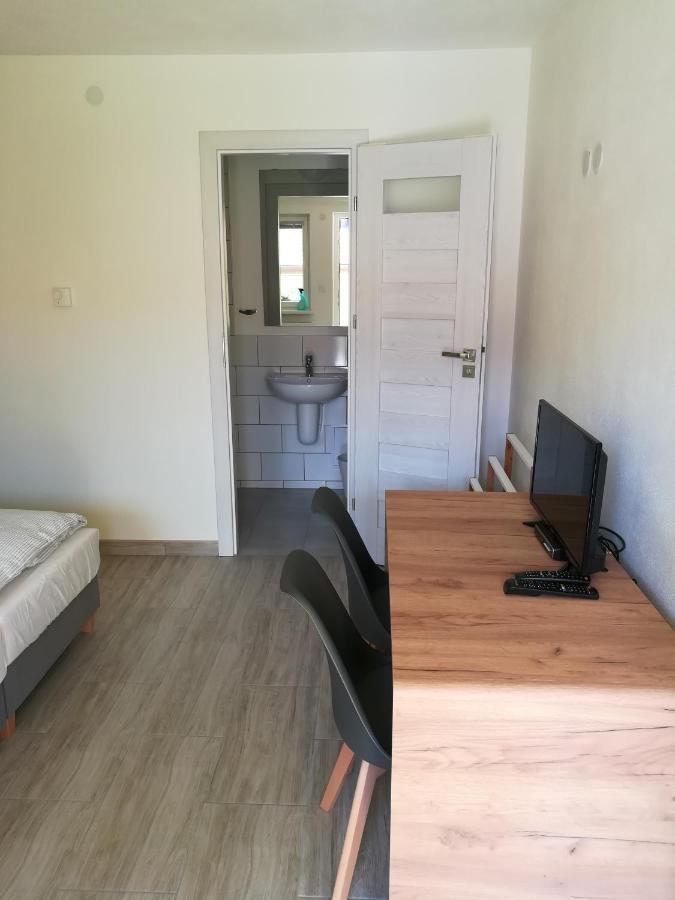 Zlatno 66 Bed & Breakfast Zlate Moravce Bagian luar foto