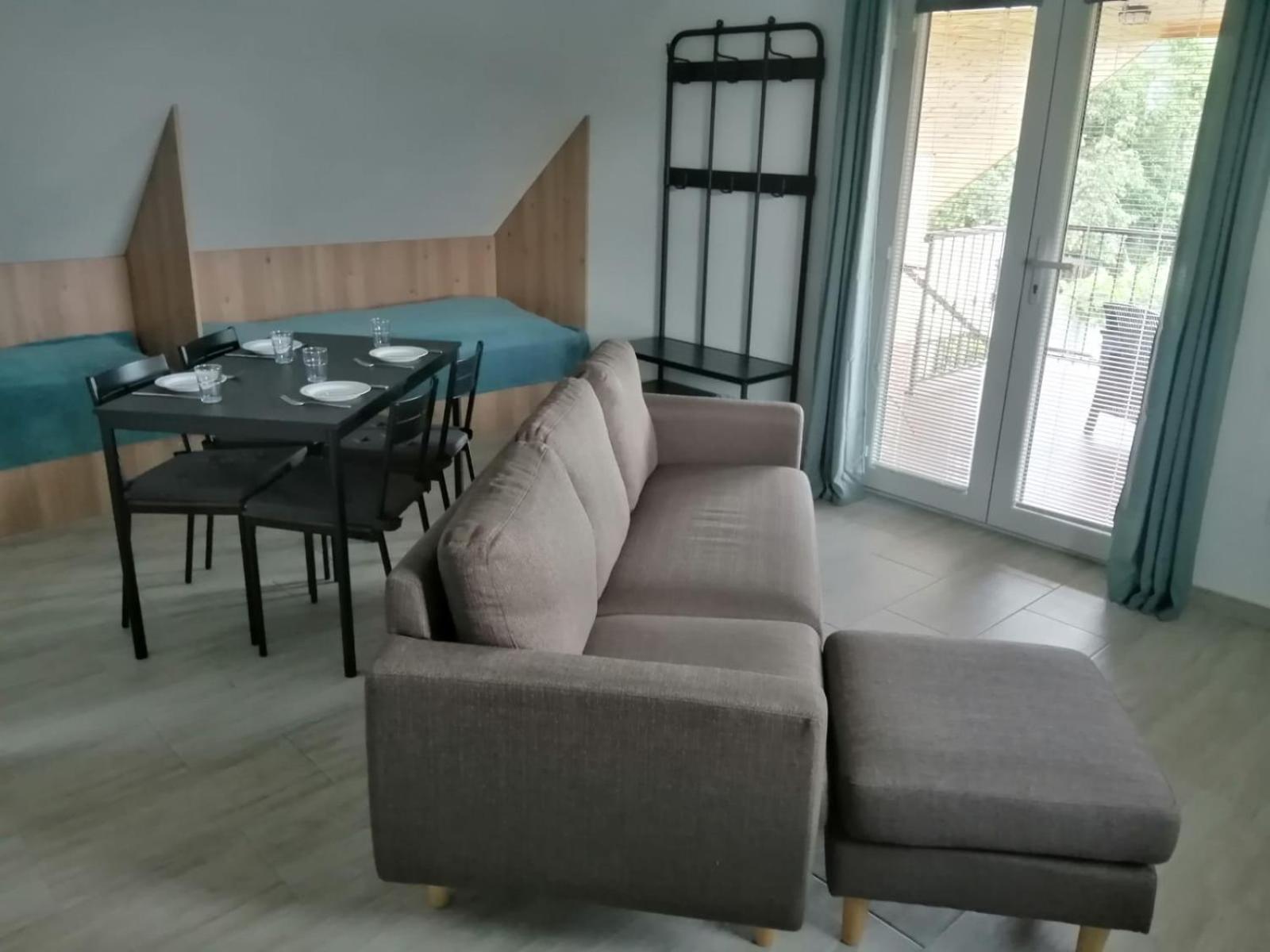 Zlatno 66 Bed & Breakfast Zlate Moravce Bagian luar foto